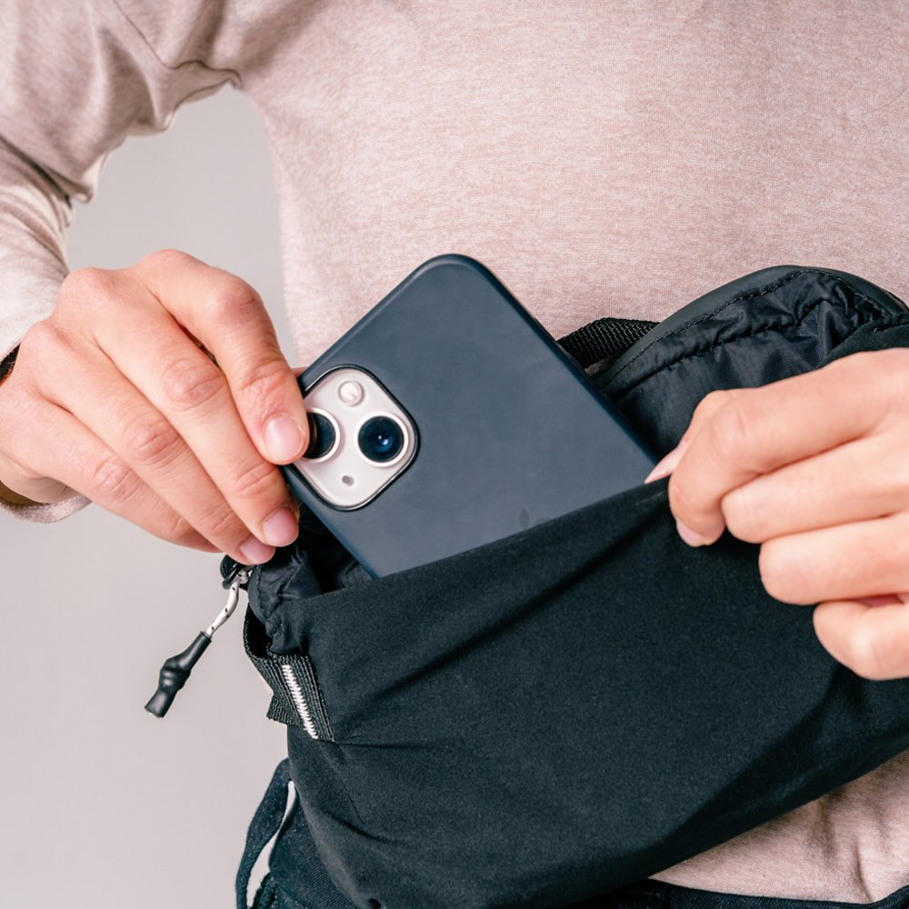 Matador ReFraction Packable Sling (black) - Ultraleichte, faltbare Hüfttasche für Städtereisen (2 Liter) von Matador