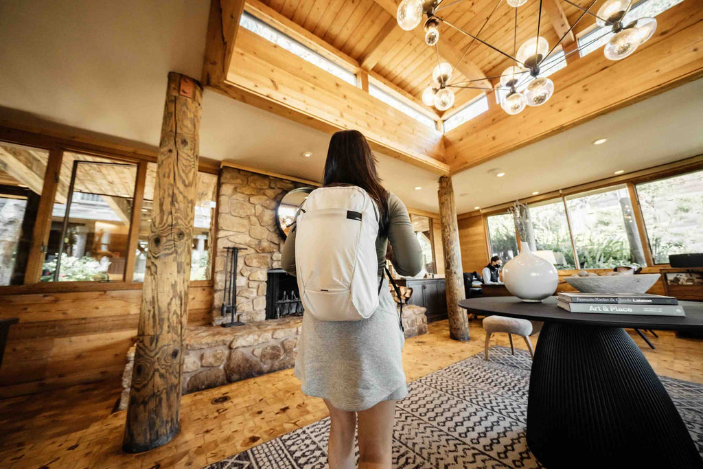 Matador ReFraction Packable Backpack (white)-Ultraleichter, faltbarer Tagesrucksack für Städtereisen (16 Liter) von Matador