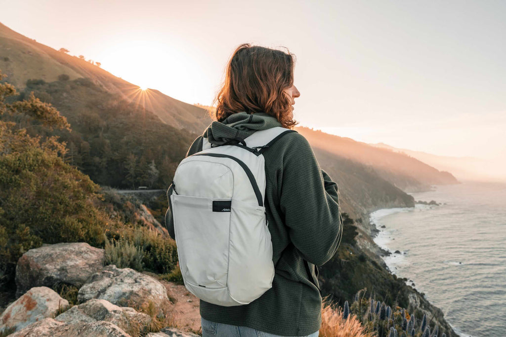 Matador ReFraction Packable Backpack (white)-Ultraleichter, faltbarer Tagesrucksack für Städtereisen (16 Liter) von Matador