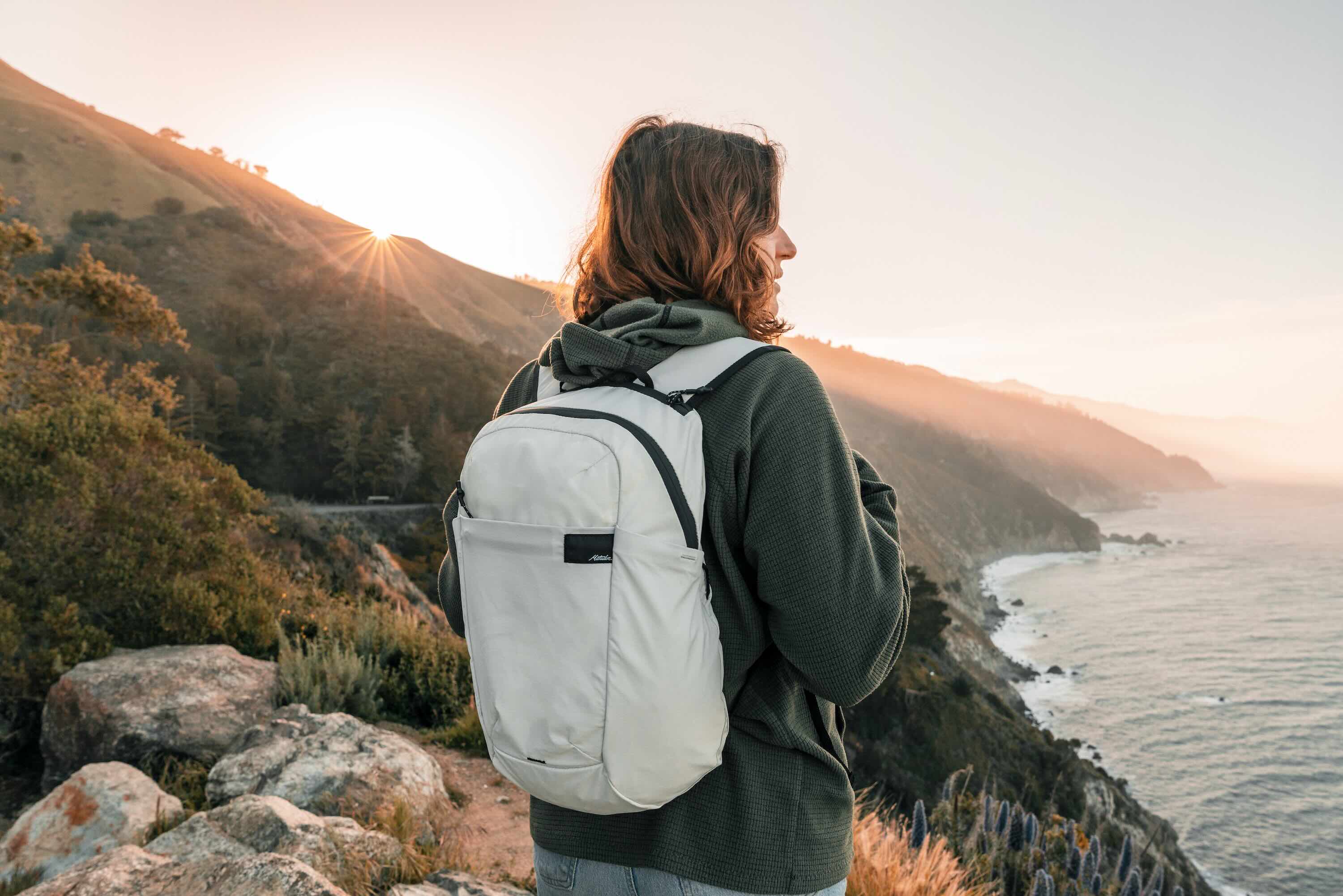 Matador ReFraction Packable Backpack (white)-Ultraleichter, faltbarer Tagesrucksack für Städtereisen (16 Liter) von Matador