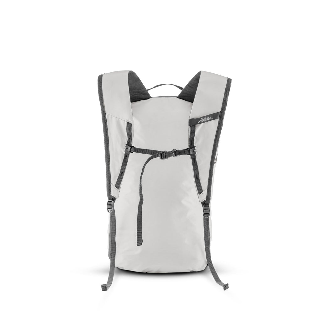 Matador ReFraction Packable Backpack (white)-Ultraleichter, faltbarer Tagesrucksack für Städtereisen (16 Liter) von Matador