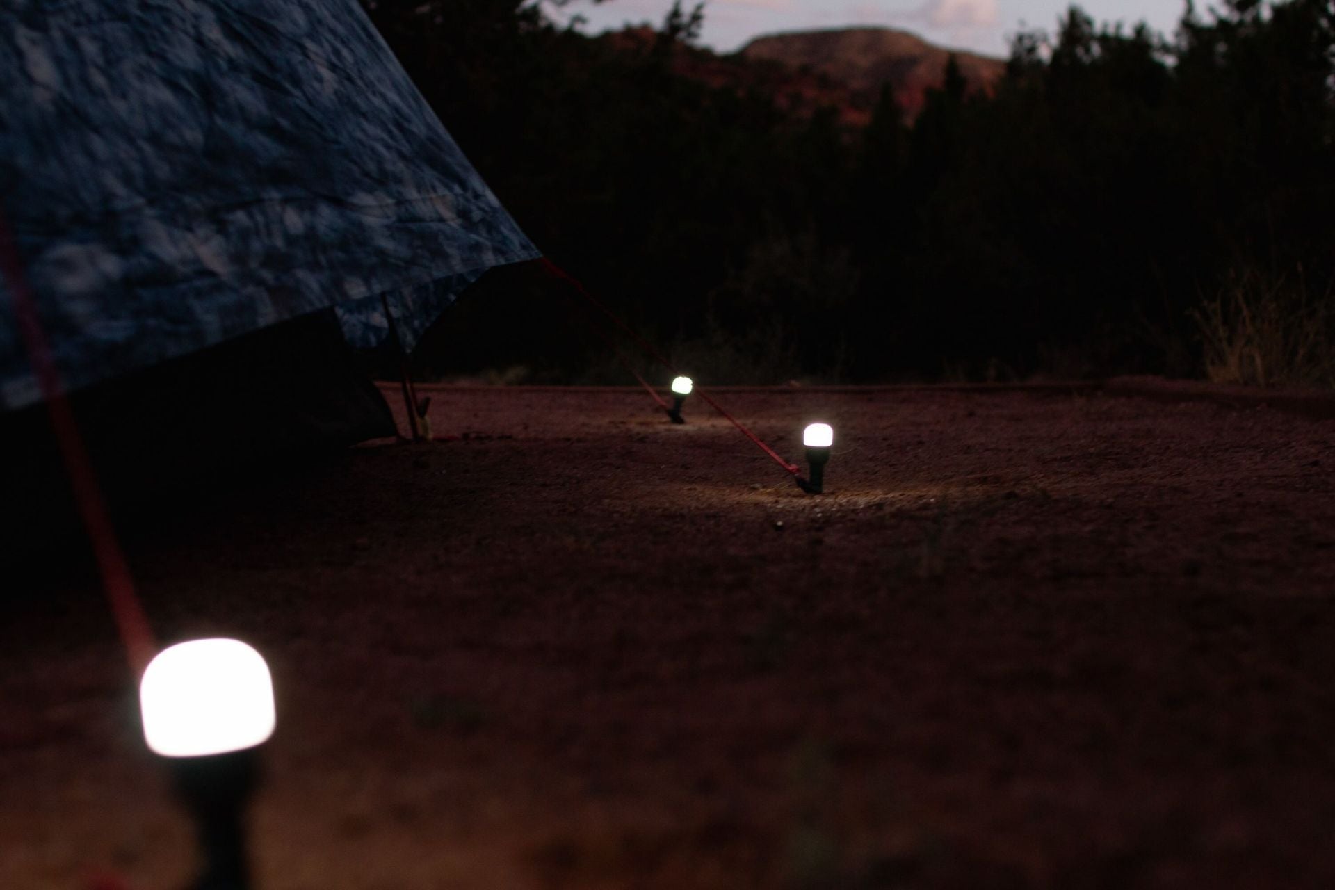 BioLite Site Lights  Set mit 6 Hängeleuchten und Solar-Ladecase von BioLite