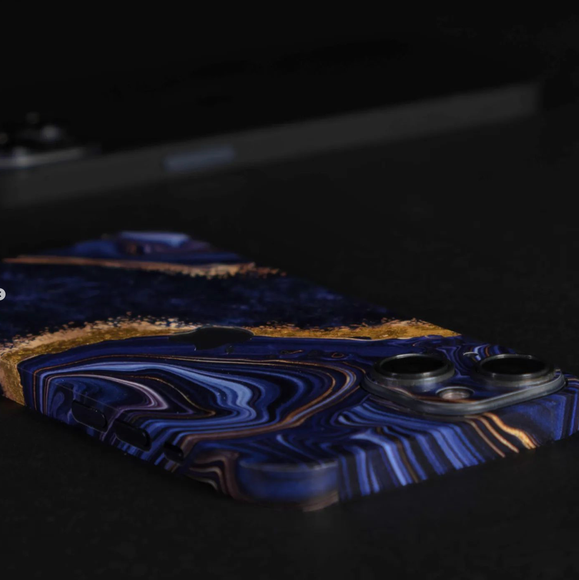 iPhone 14 Plus Skin mit 24K Gold Luxury Blue