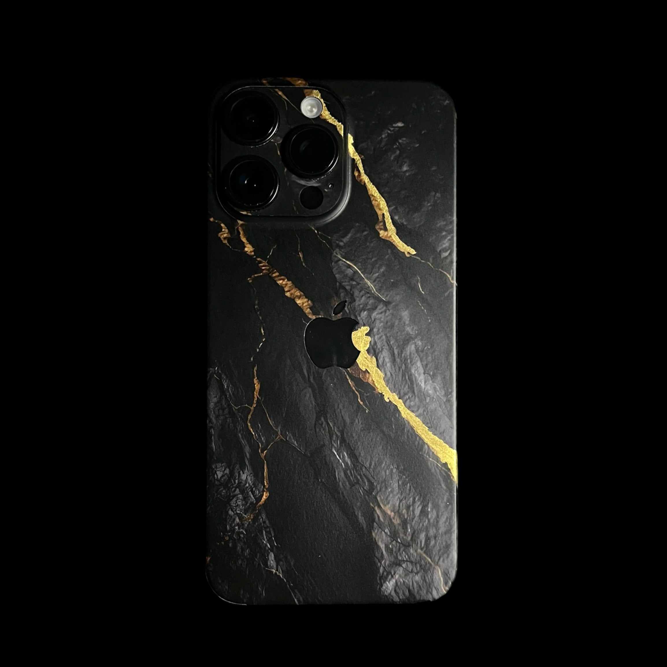 iPhone 16 Pro Max Skin mit 24K Gold Mine