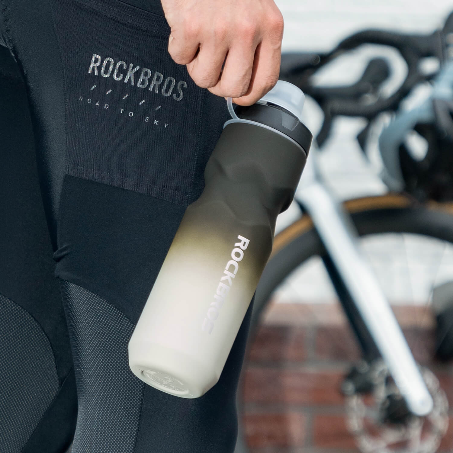 Fahrradflasche mit auslaufsicherem Pull-Top-Verschluss 600/750ml